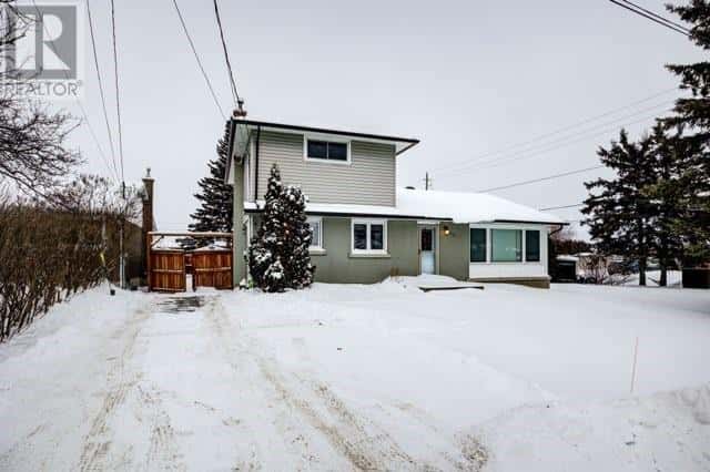 973 Meadowside Avenue — Sudbury, Ontario - Photo 2 of 35