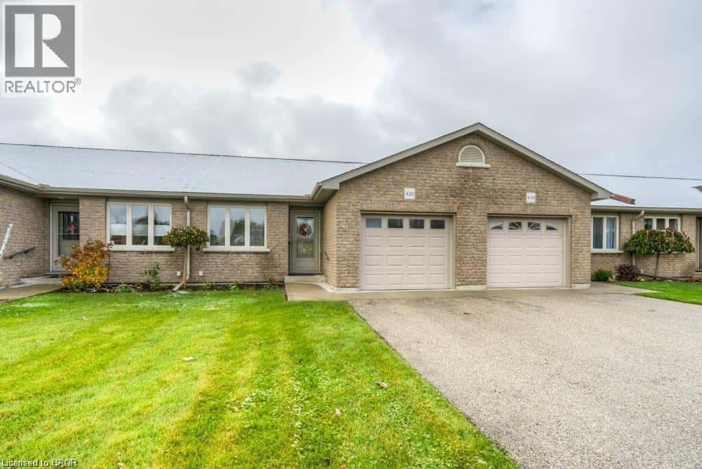 420 MOWAT Street E — Listowel, Ontario - Photo 2 of 43