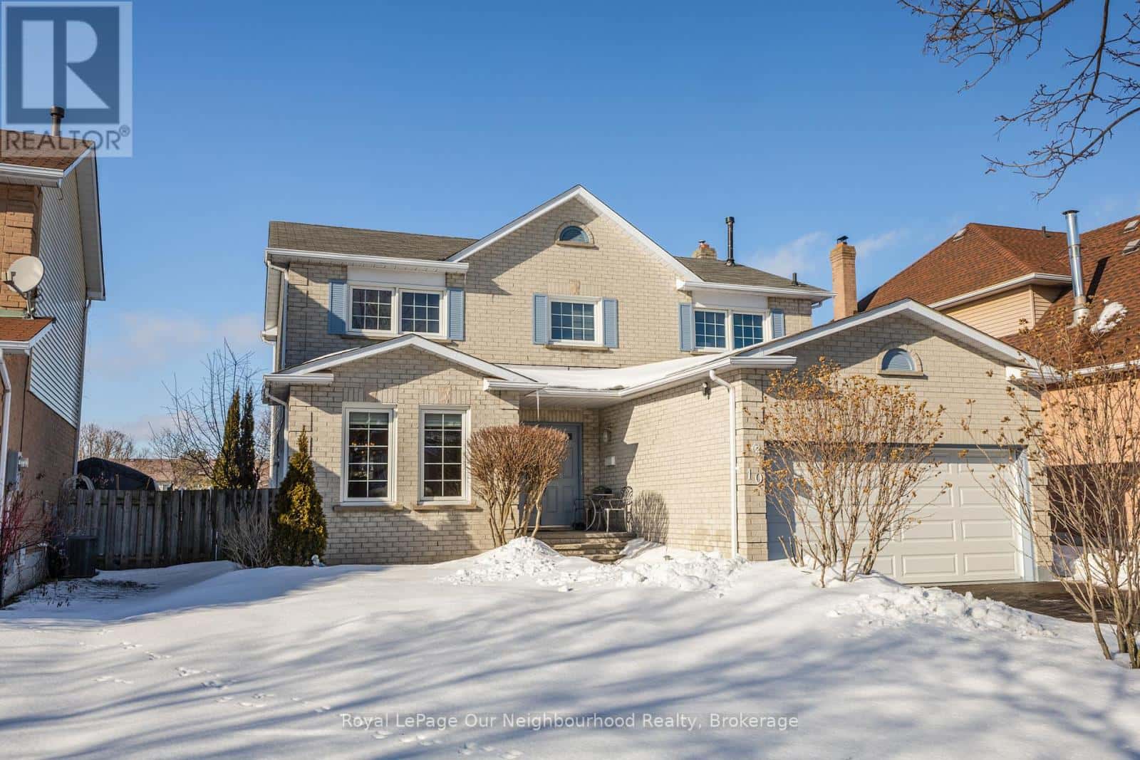 10 HOLDEN COURT — Whitby (Blue Grass Meadows), Ontario - Photo 2 of 43