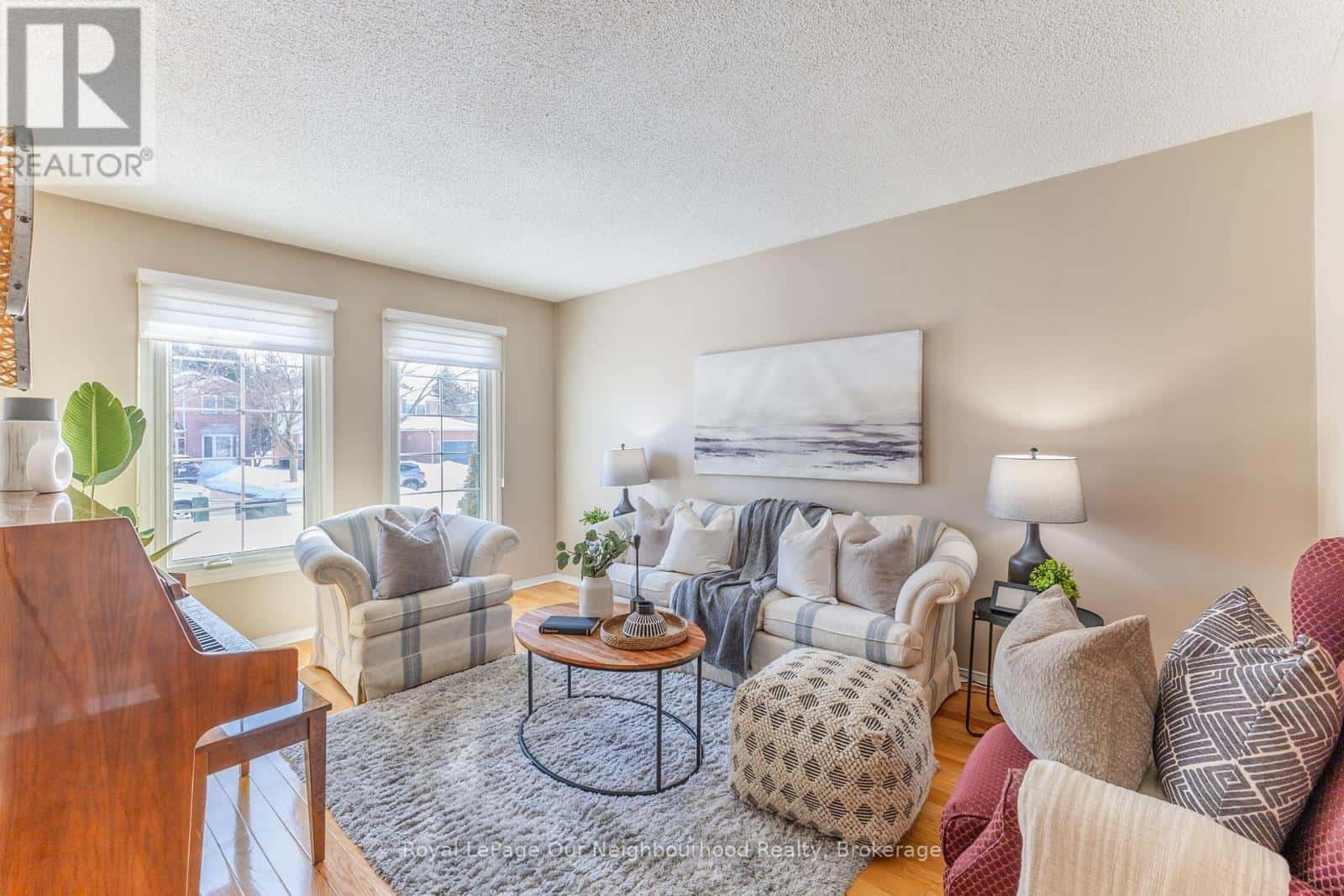 10 HOLDEN COURT — Whitby (Blue Grass Meadows), Ontario - Photo 3 of 43