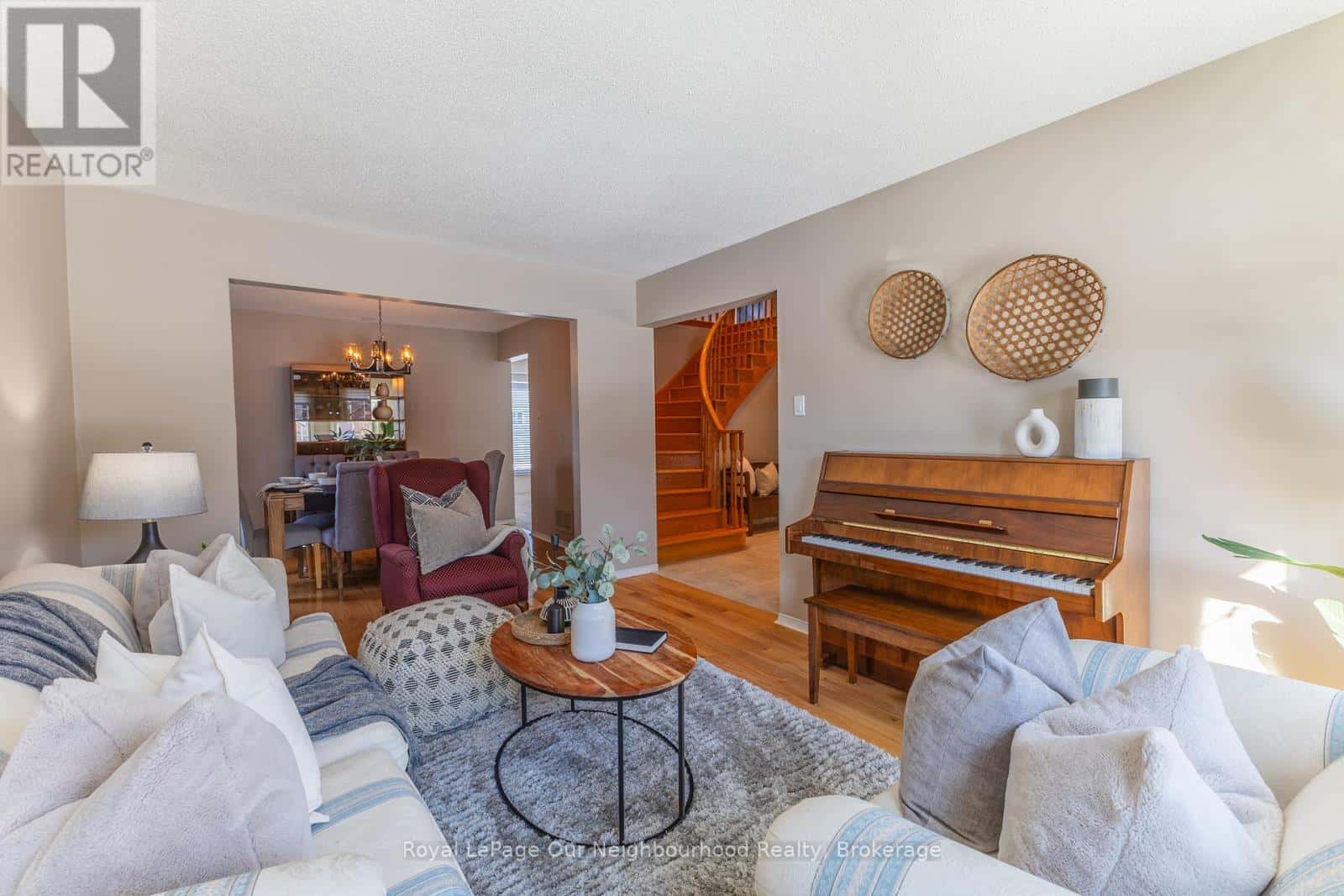 10 HOLDEN COURT — Whitby (Blue Grass Meadows), Ontario - Photo 5 of 43