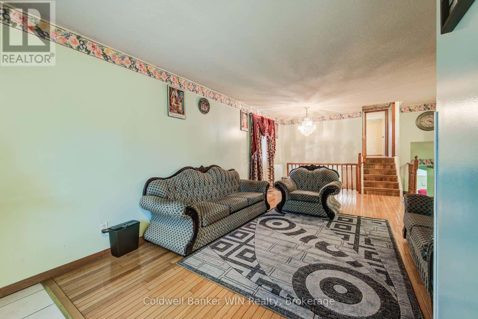 120 MELISSA CRES. — Wellington North (Mount Forest), Ontario - Photo 4 of 42