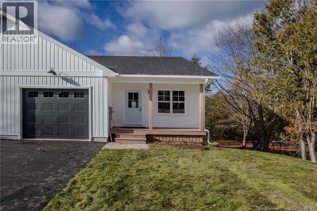 331 Hampton Road — Quispamsis, New Brunswick - Photo 3 of 32