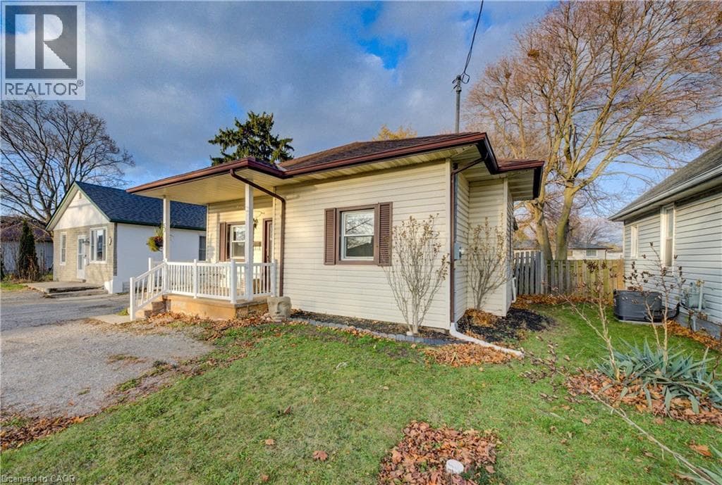 53 NORFOLK Avenue — Cambridge, Ontario - Main photo