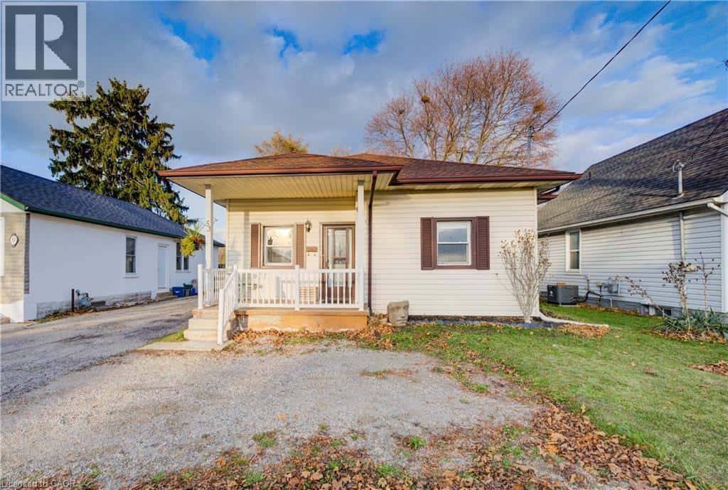 53 NORFOLK Avenue — Cambridge, Ontario - Photo 2 of 41