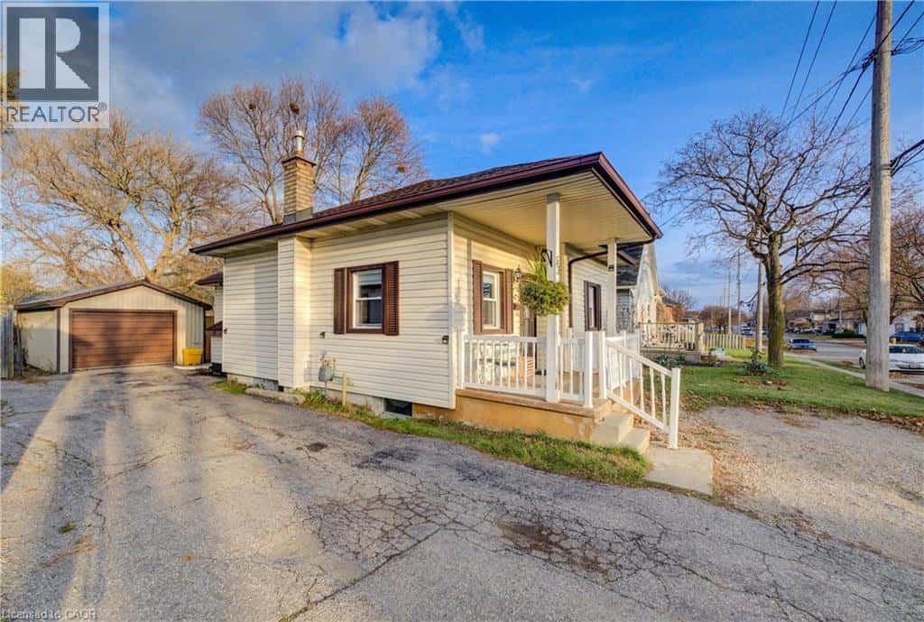 53 NORFOLK Avenue — Cambridge, Ontario - Photo 4 of 41