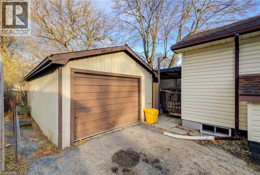 53 NORFOLK Avenue — Cambridge, Ontario - Photo 5 of 41