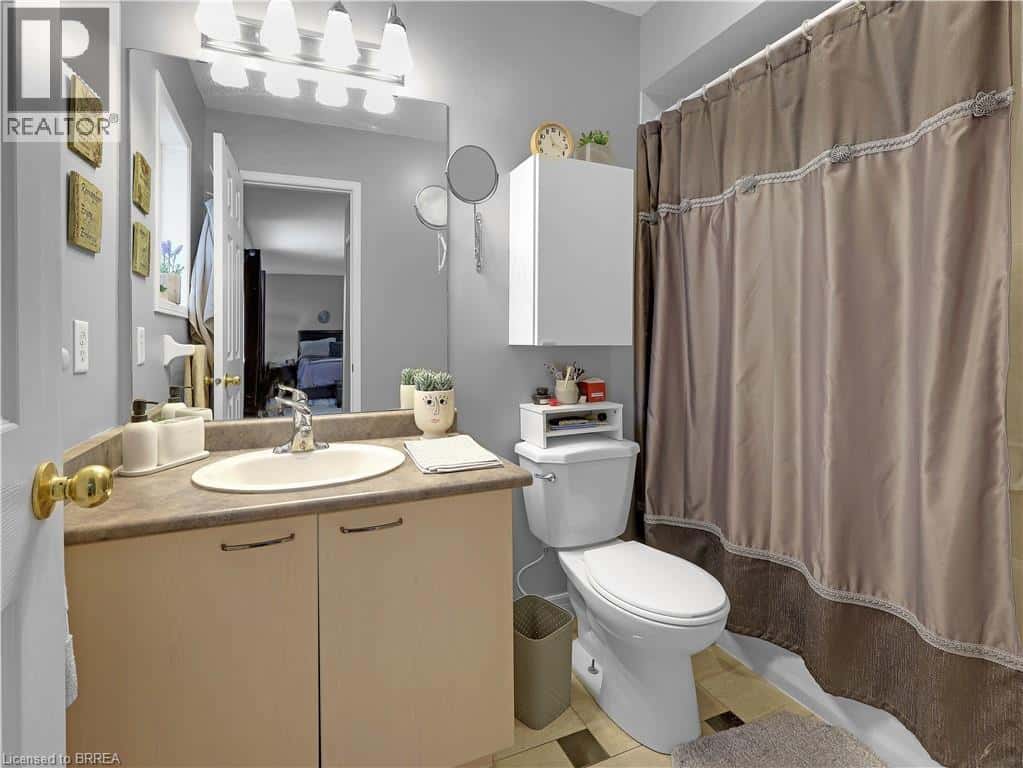 Brantford — Brantford - Photo 4 of 16