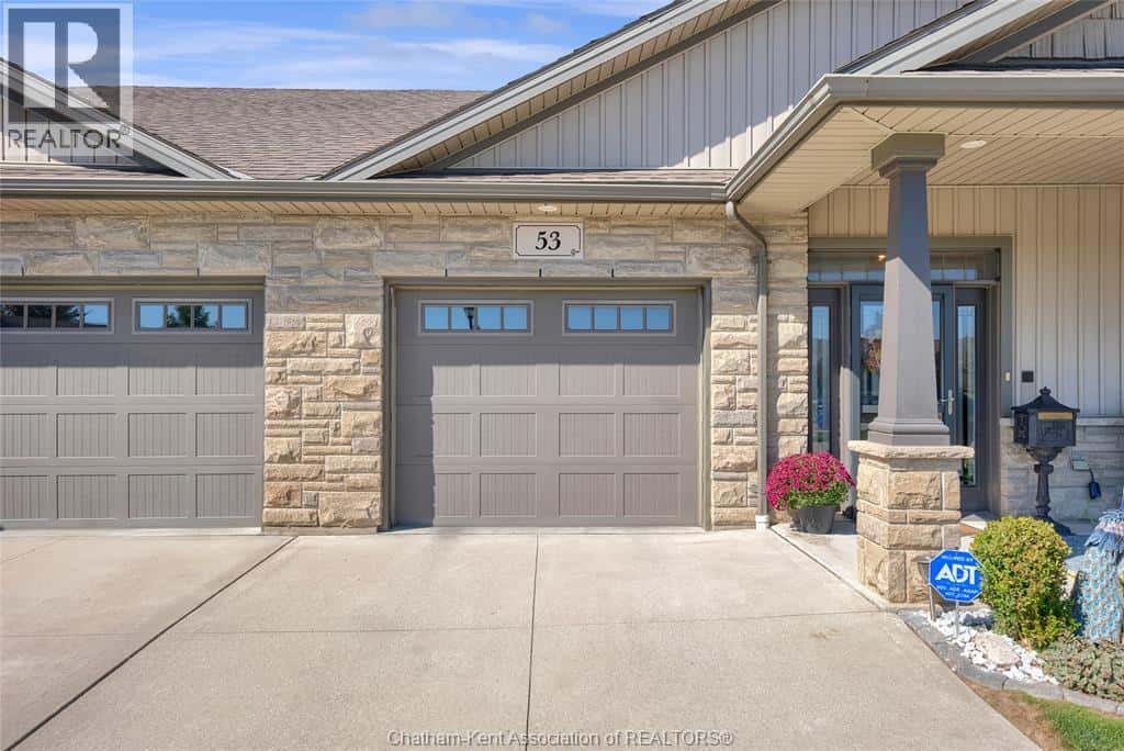 53 Veranda COURT — Chatham, Ontario - Photo 2 of 50
