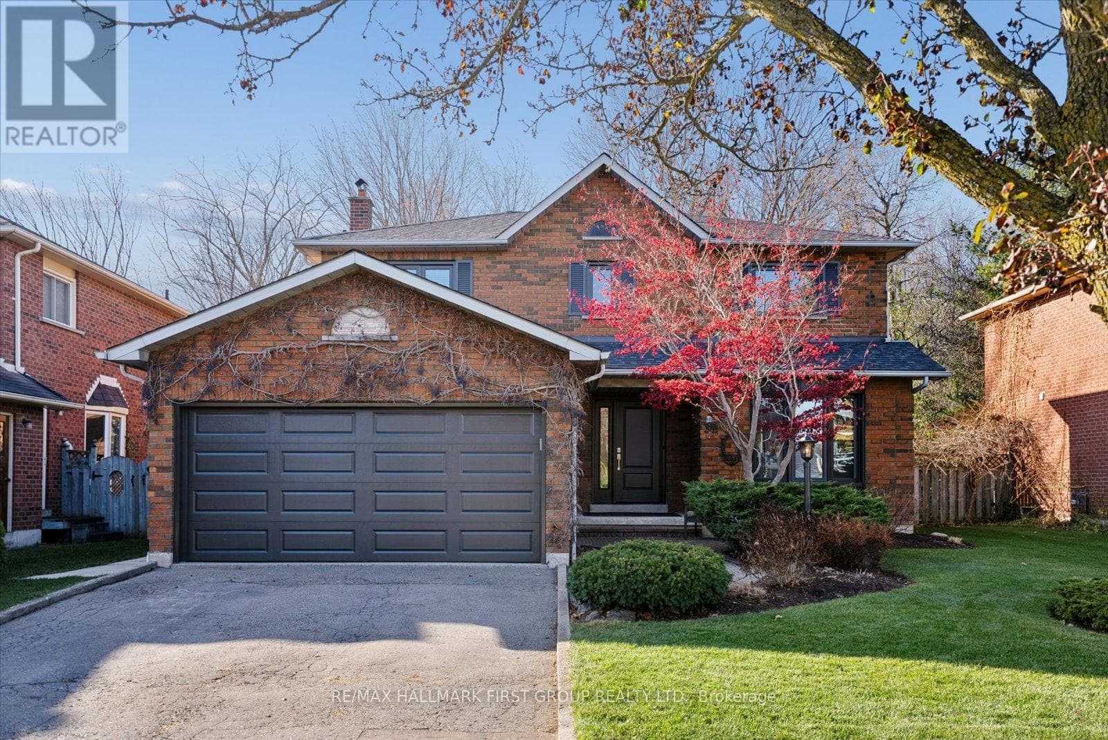 32 FOREST HEIGHTS STREET — Whitby (Pringle Creek), Ontario - Main photo