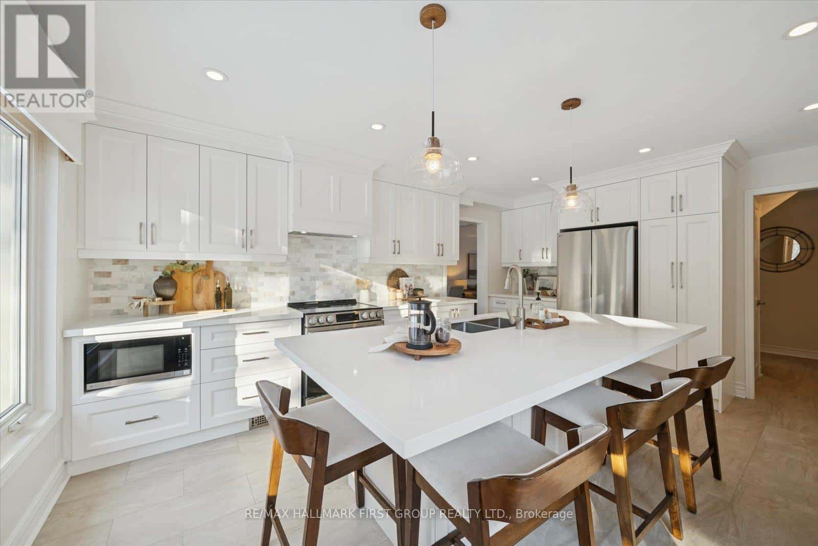 32 FOREST HEIGHTS STREET — Whitby (Pringle Creek), Ontario - Photo 4 of 32