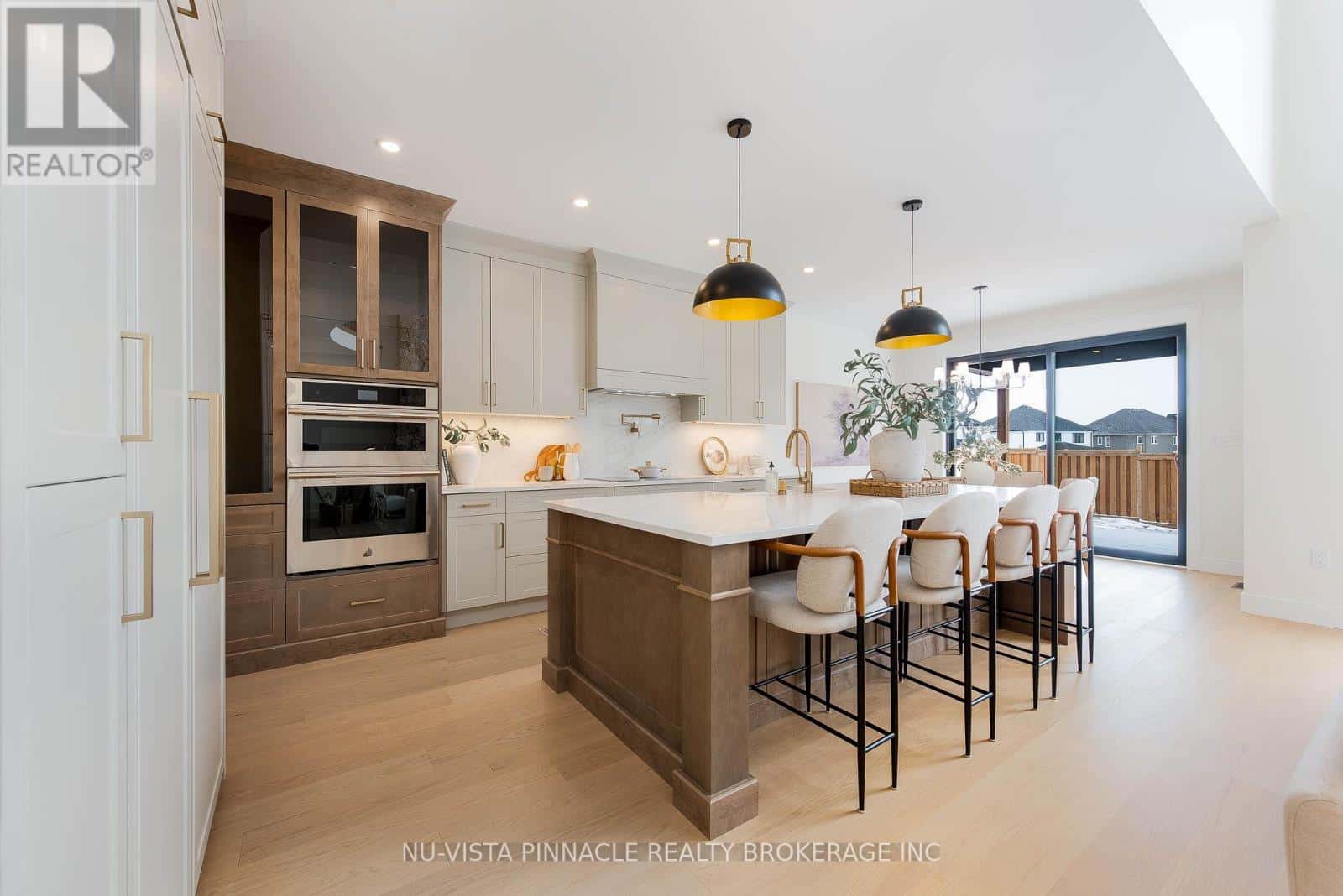 202 HARVEST LANE — Thames Centre, Ontario - Photo 4 of 9