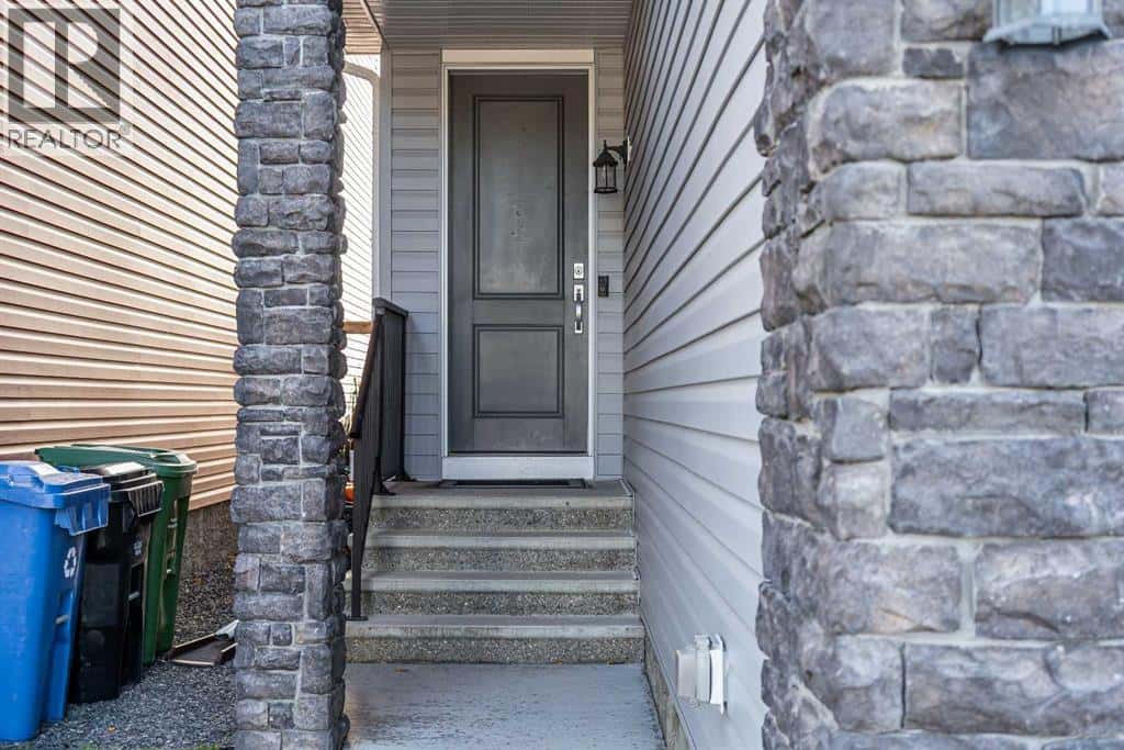 66 Howse Common NE — Calgary, Alberta - Photo 3 of 50