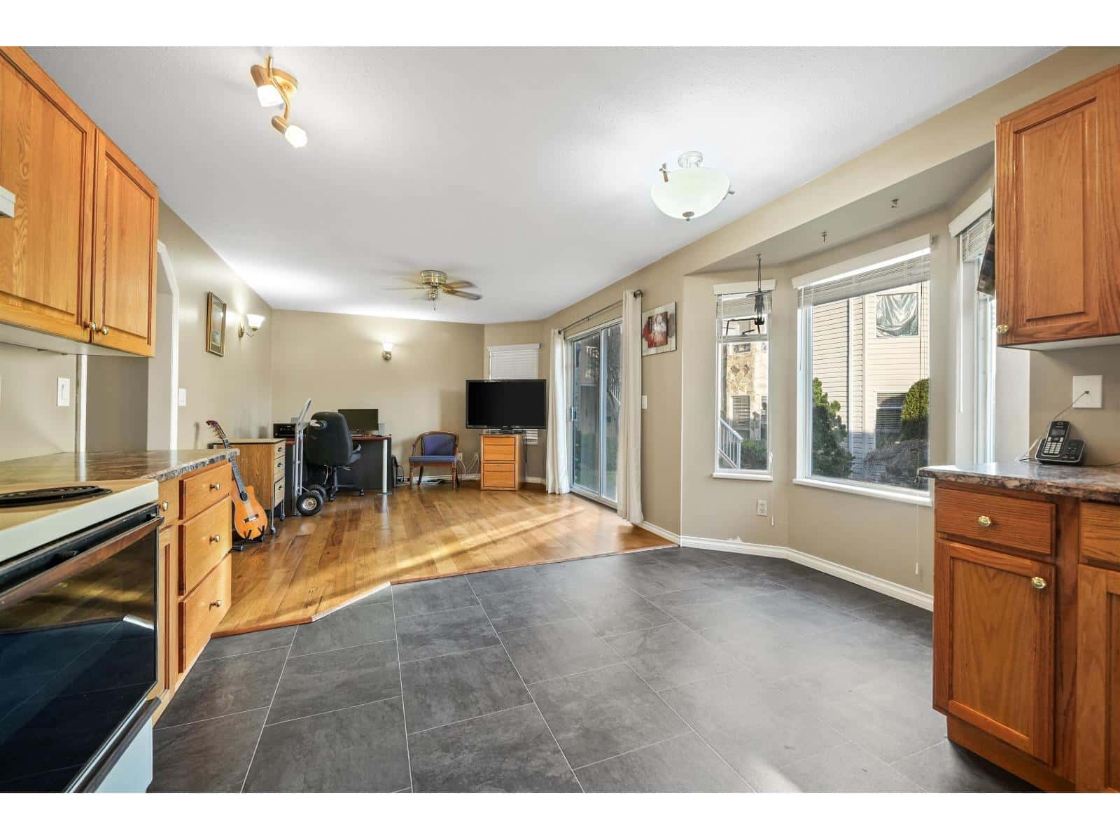 126 10584 153 STREET — Surrey, British Columbia - Photo 4 of 19