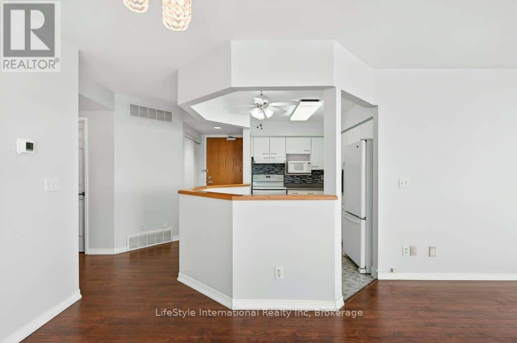 306 - 208 SILVERCREEK PARKWAY N — Guelph (Junction/Onward Willow), Ontario - Photo 2 of 50