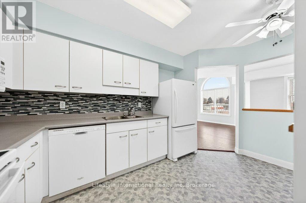 306 - 208 SILVERCREEK PARKWAY N — Guelph (Junction/Onward Willow), Ontario - Main photo