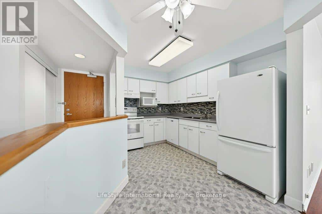 306 - 208 SILVERCREEK PARKWAY N — Guelph (Junction/Onward Willow), Ontario - Photo 5 of 50