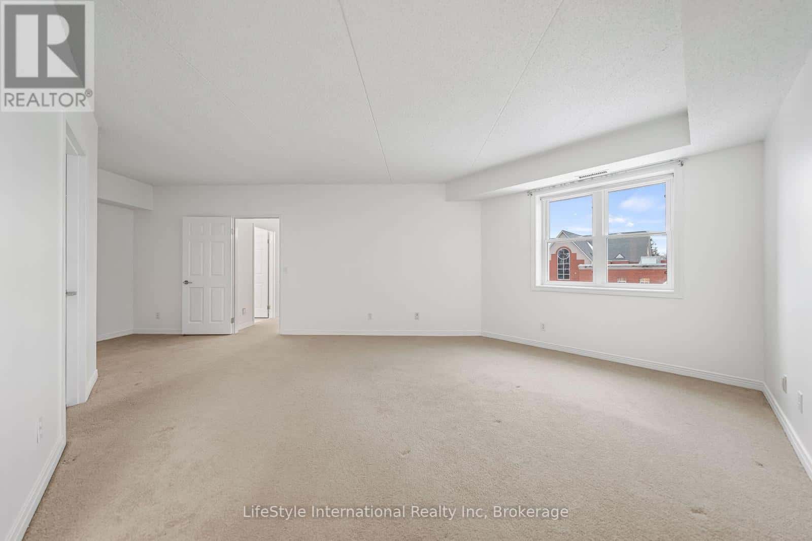 Guelph (Junction/Onward Willow) — Guelph (Junction/Onward Willow) - Photo 2 of 34