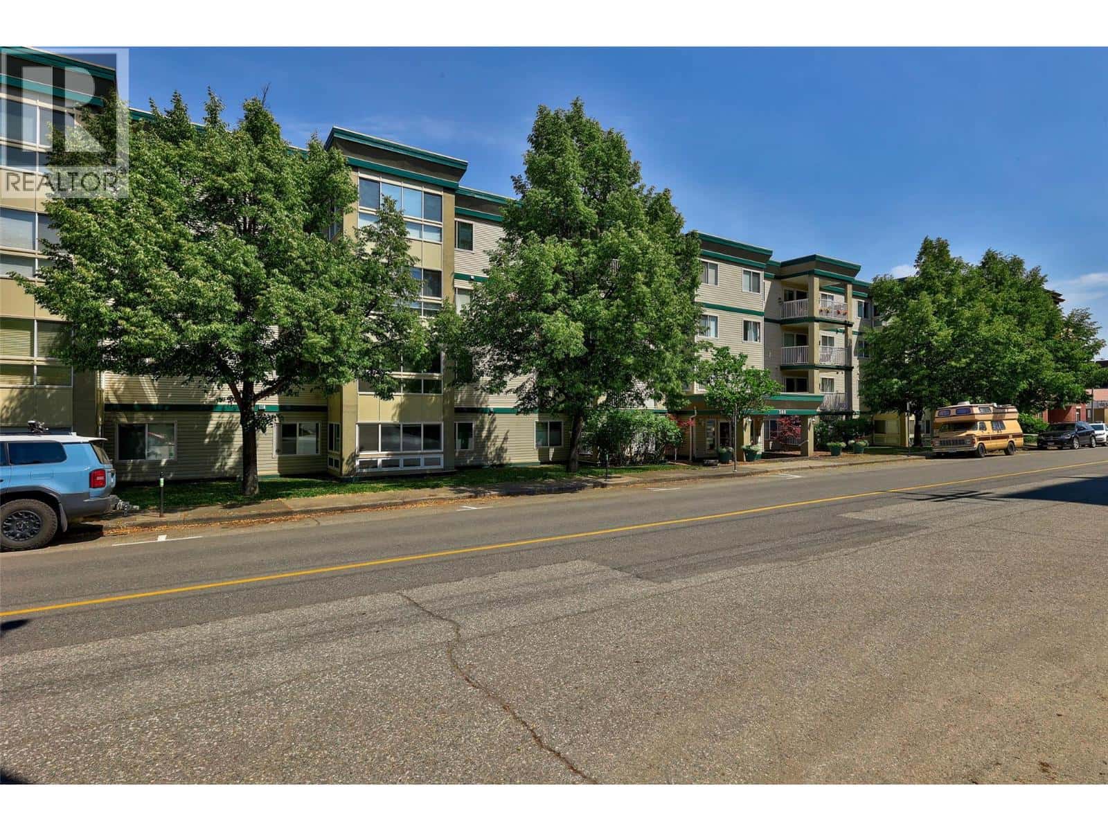 360 BATTLE ST Street — Kamloops, British Columbia - Photo 3 of 19