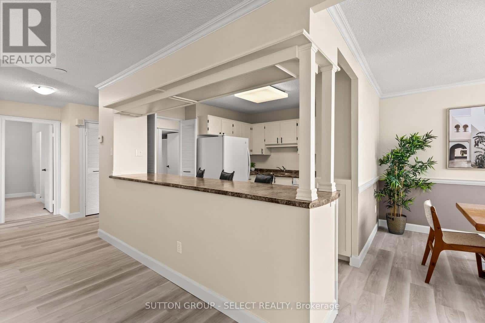 1702 - 380 KING STREET — London East (East K), Ontario - Photo 5 of 41