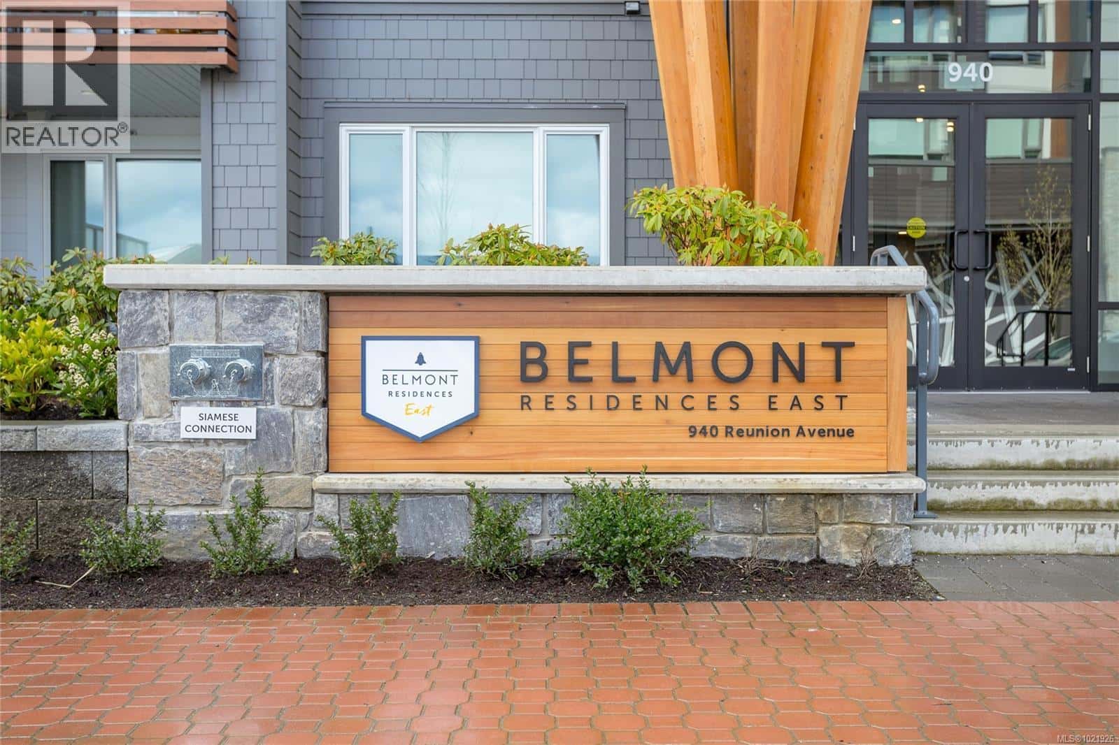 218 940 Reunion Ave — Langford, British Columbia - Photo 2 of 25