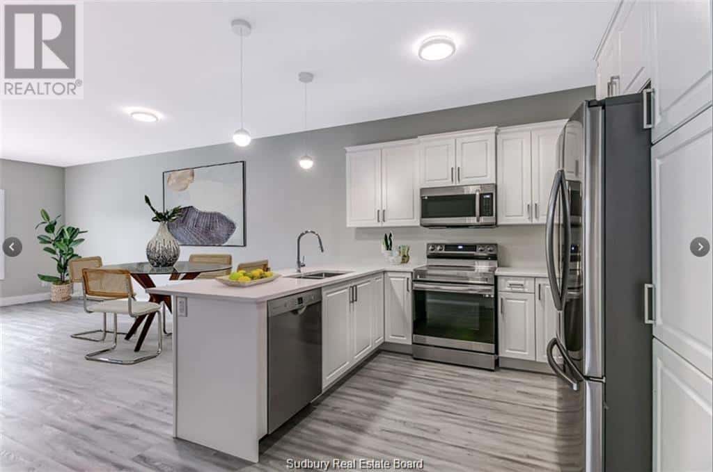 1 Pineridge Court — Lively, Ontario - Photo 2 of 5