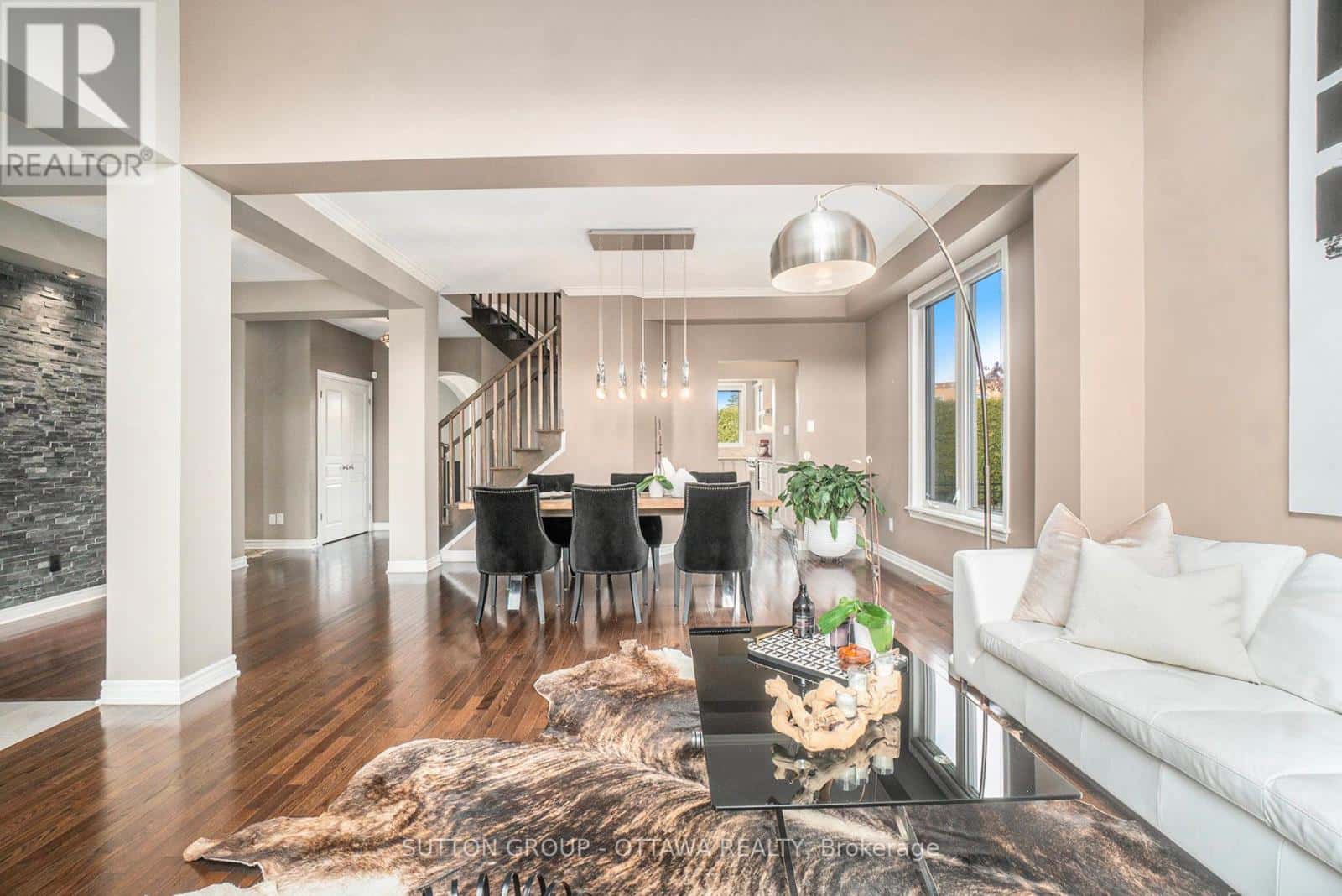 1969 PLAINHILL DRIVE — Ottawa, Ontario - Photo 4 of 35