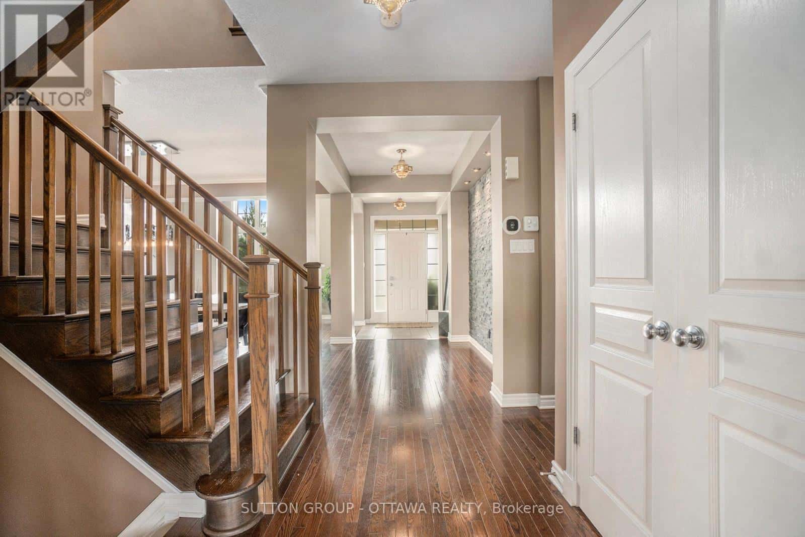 1969 PLAINHILL DRIVE — Ottawa, Ontario - Photo 5 of 35