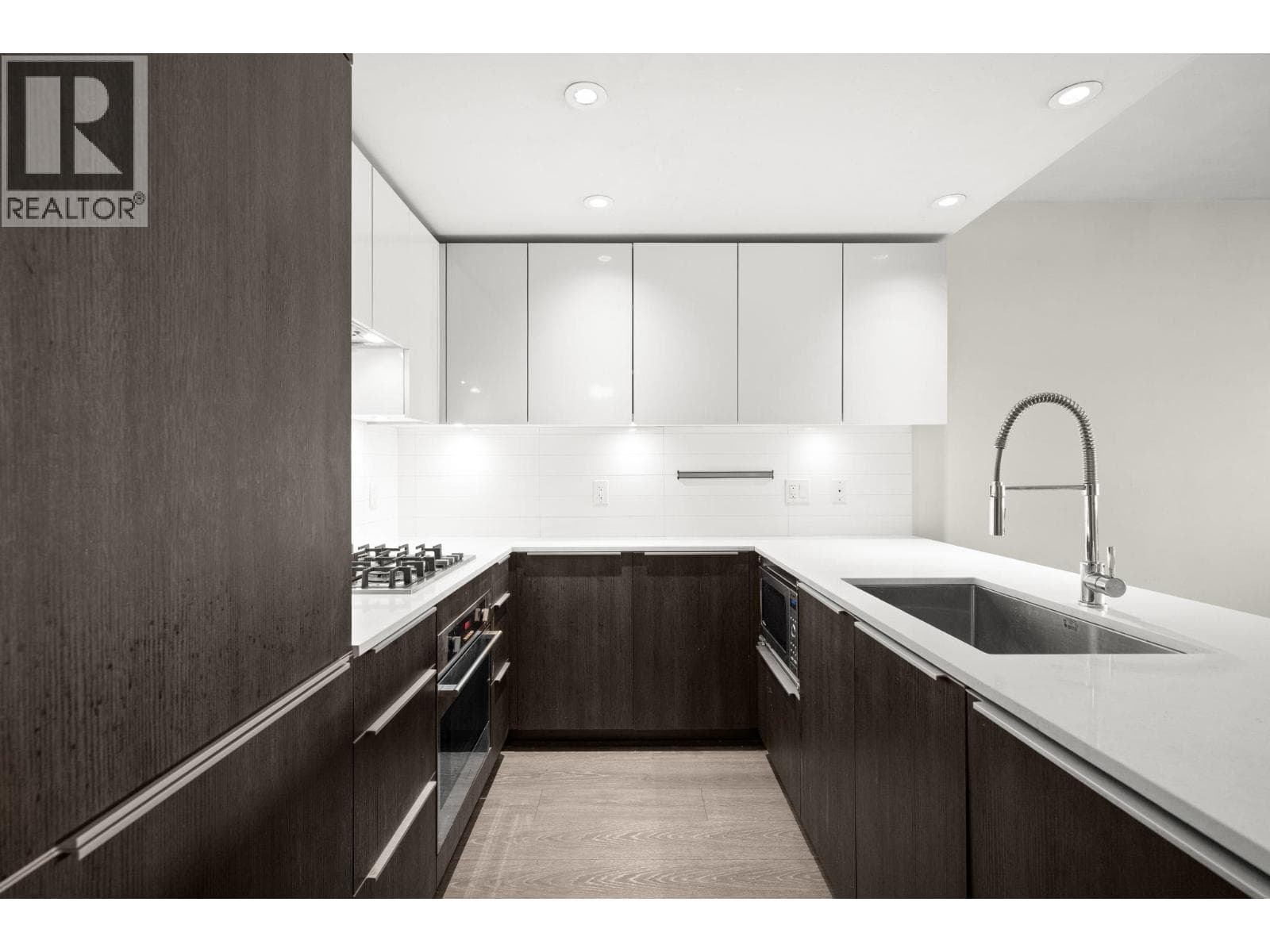 419 1588 E HASTINGS STREET — Vancouver, British Columbia - Main photo