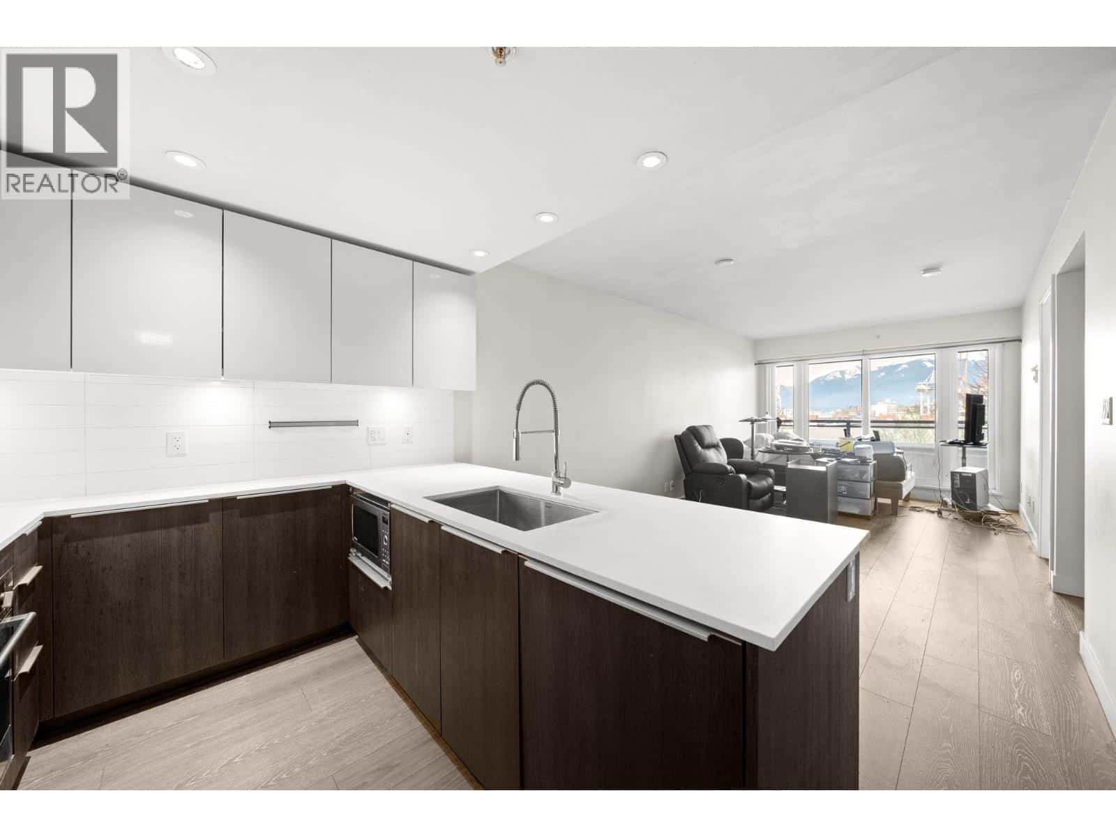 419 1588 E HASTINGS STREET — Vancouver, British Columbia - Photo 2 of 28