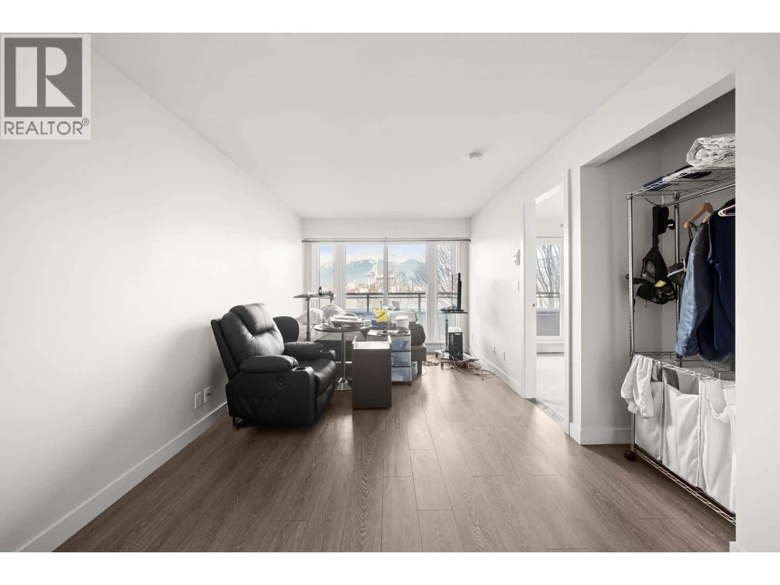 419 1588 E HASTINGS STREET — Vancouver, British Columbia - Photo 4 of 28