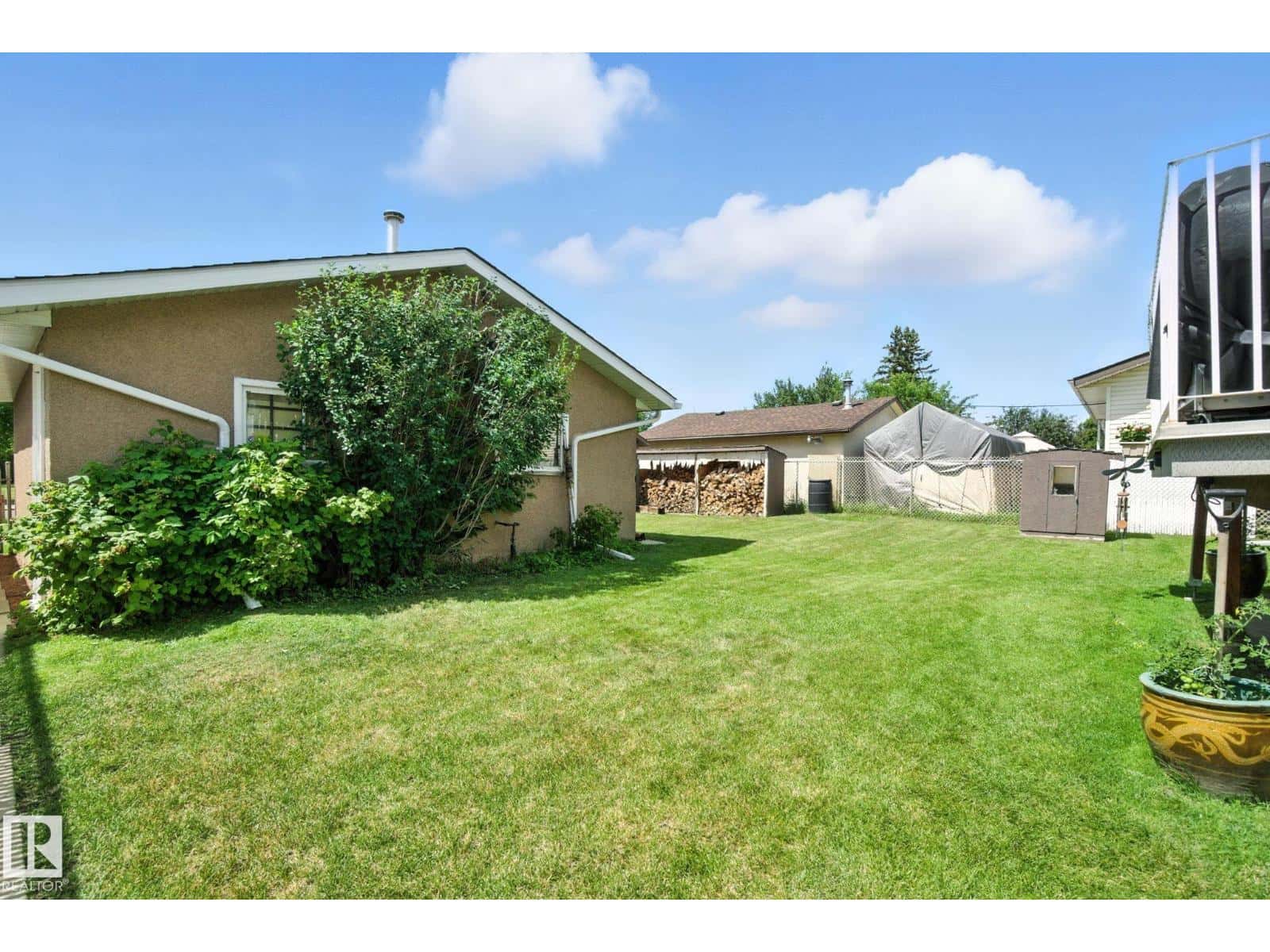 14936 81 ST NW NW — Edmonton, Alberta - Photo 5 of 14