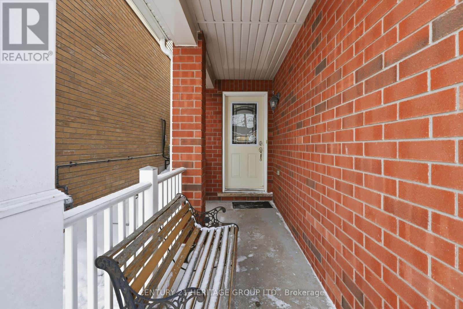 40 CLIFF GUNN ROAD — Newmarket (Woodland Hill), Ontario - Photo 2 of 27