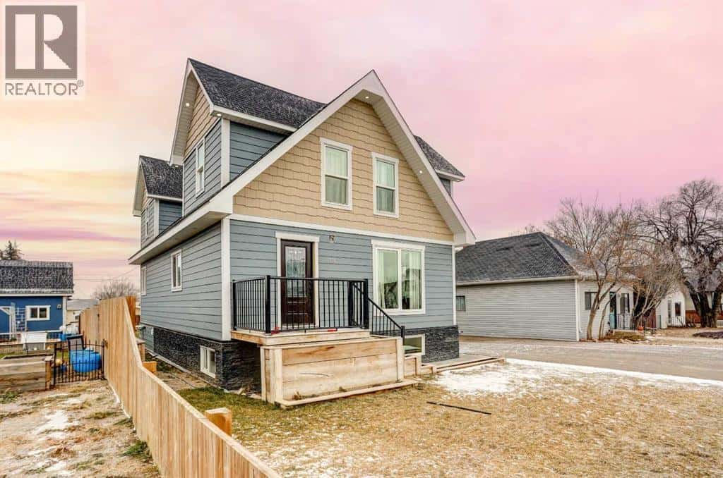 Bow Island — Bow Island - Photo 3 of 49