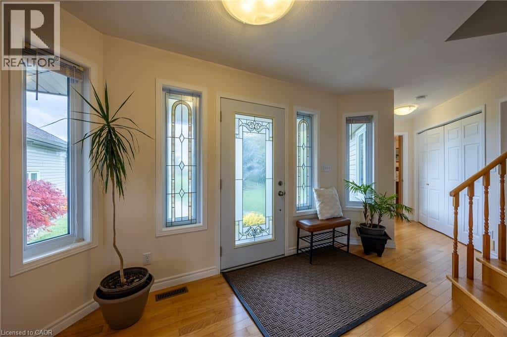 1028 #59 Highway — Port Rowan, Ontario - Photo 2 of 48