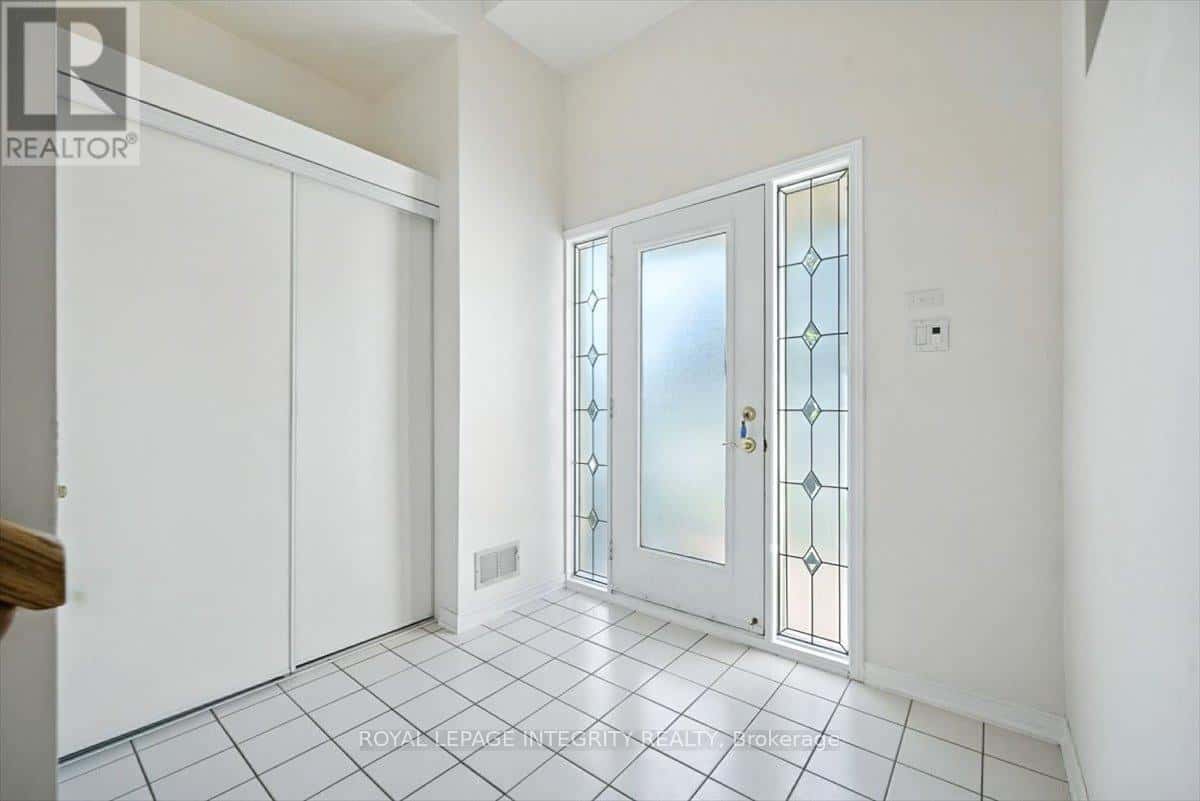 17 COLUMBUS AVENUE — Ottawa, Ontario - Photo 5 of 49