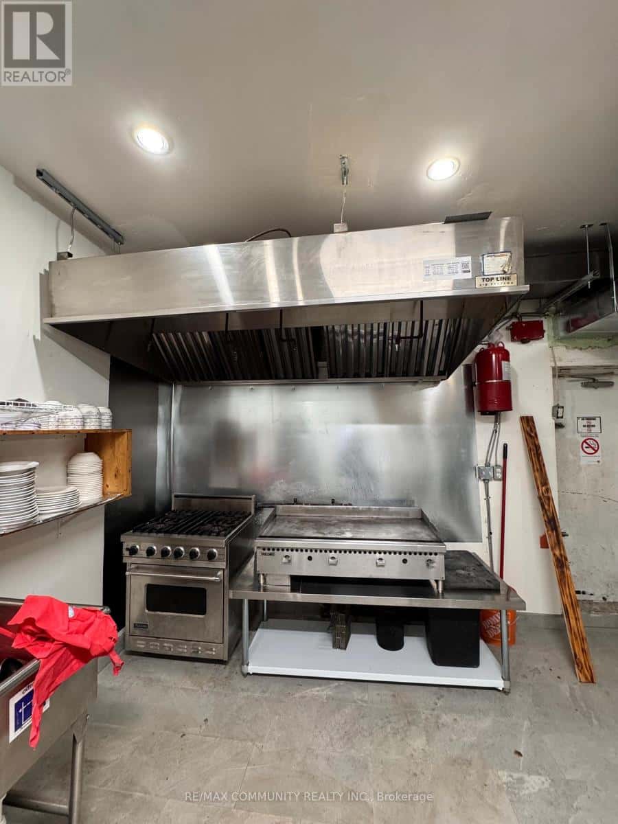 Toronto (Briar Hill-Belgravia) — Toronto (Briar Hill-Belgravia) - Photo 4 of 5