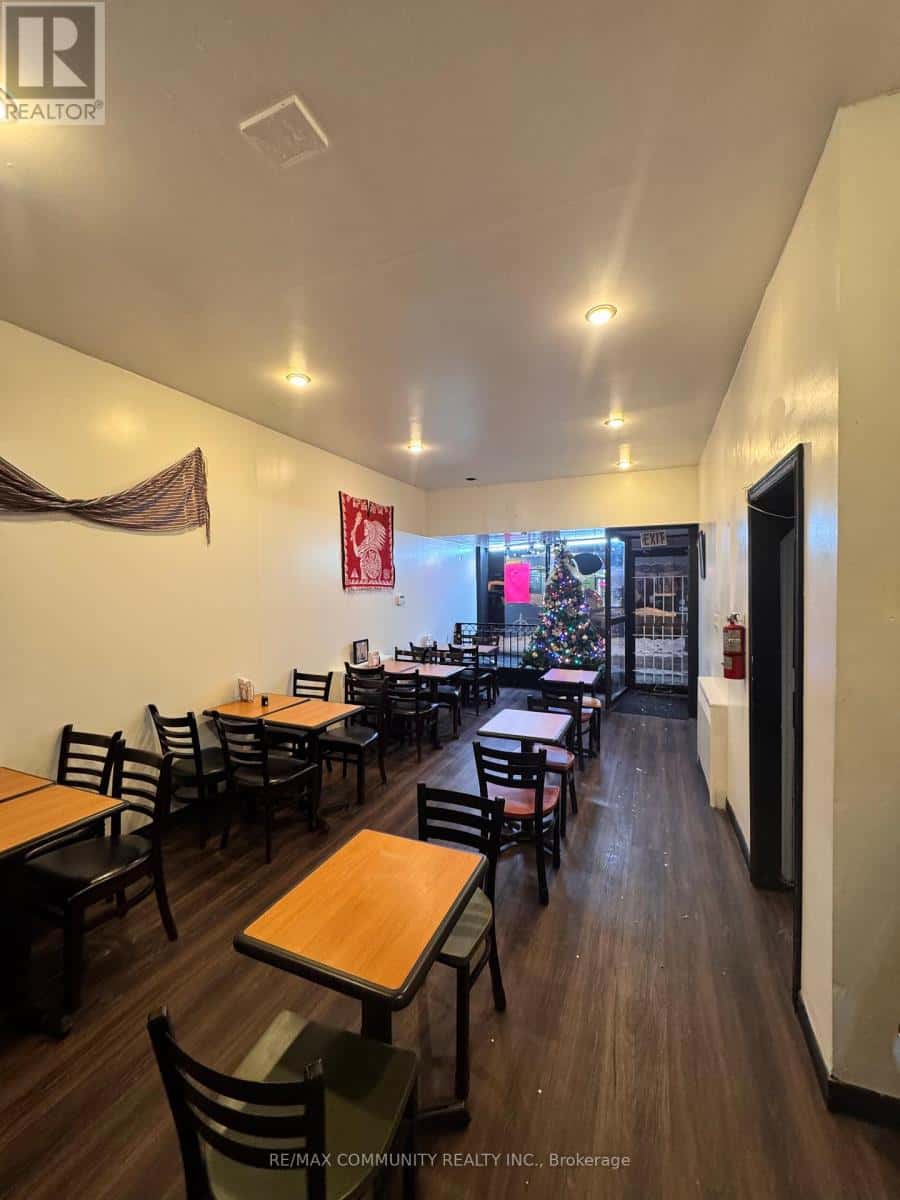 Toronto (Briar Hill-Belgravia) — Toronto (Briar Hill-Belgravia) - Photo 2 of 5