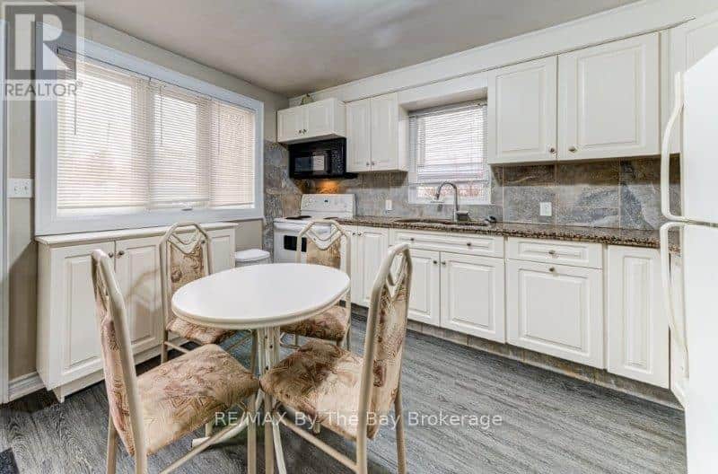 #1241 - 1239 MOSLEY STREET - Photo 3 of 12, Wasaga Beach, Ontario