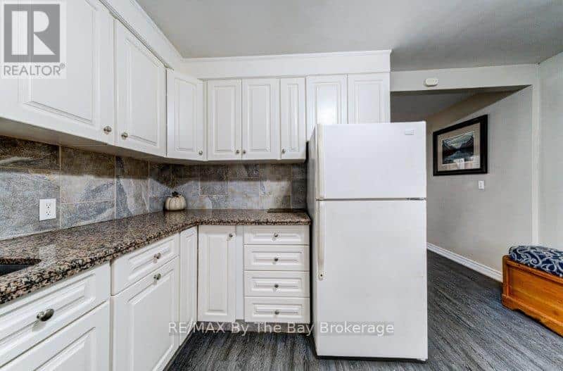 #1241 - 1239 MOSLEY STREET - Photo 5 of 12, Wasaga Beach, Ontario