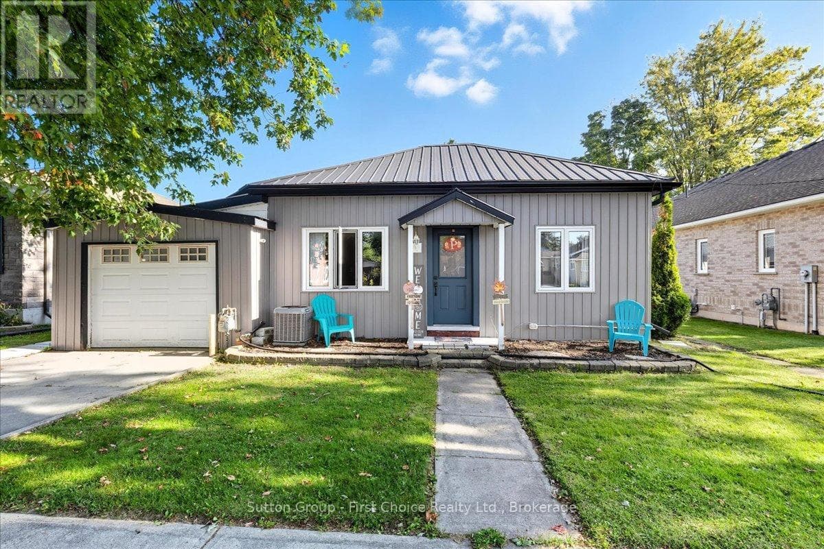 33 VICTORIA STREET — West Perth (Mitchell), Ontario - Main photo