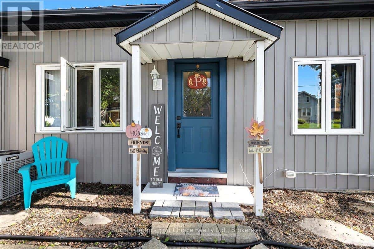 33 VICTORIA STREET — West Perth (Mitchell), Ontario - Photo 2 of 35