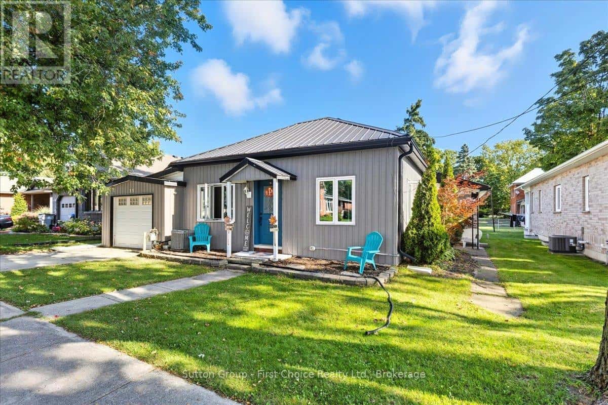 33 VICTORIA STREET — West Perth (Mitchell), Ontario - Photo 4 of 35