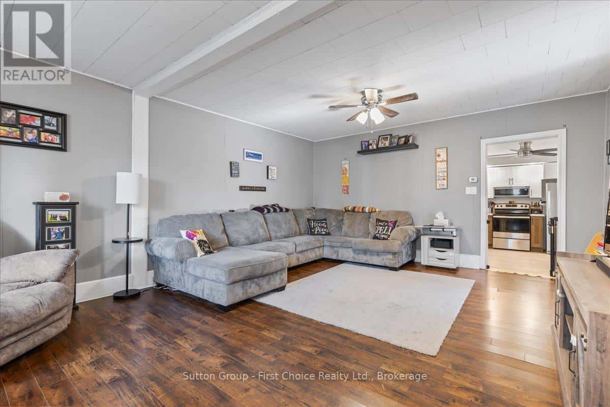 33 VICTORIA STREET — West Perth (Mitchell), Ontario - Photo 5 of 35