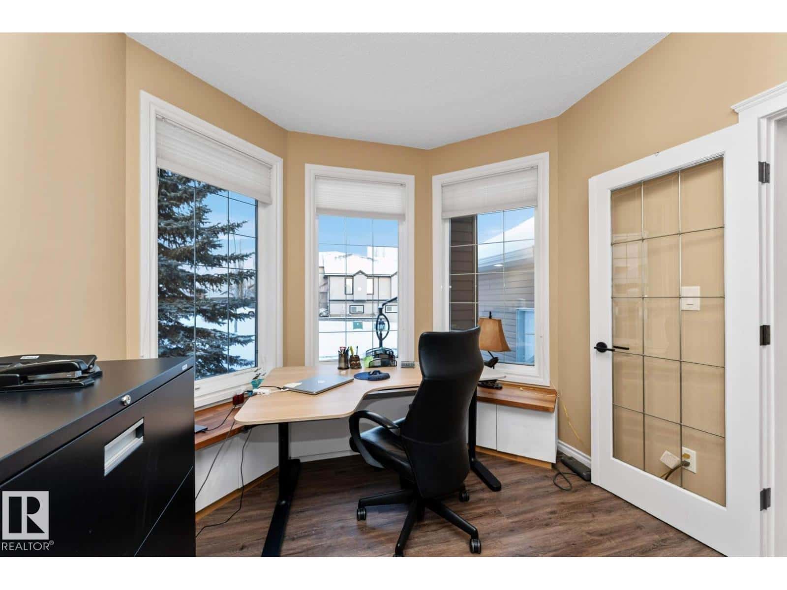 3211 62 ST — Beaumont, Alberta - Photo 4 of 48