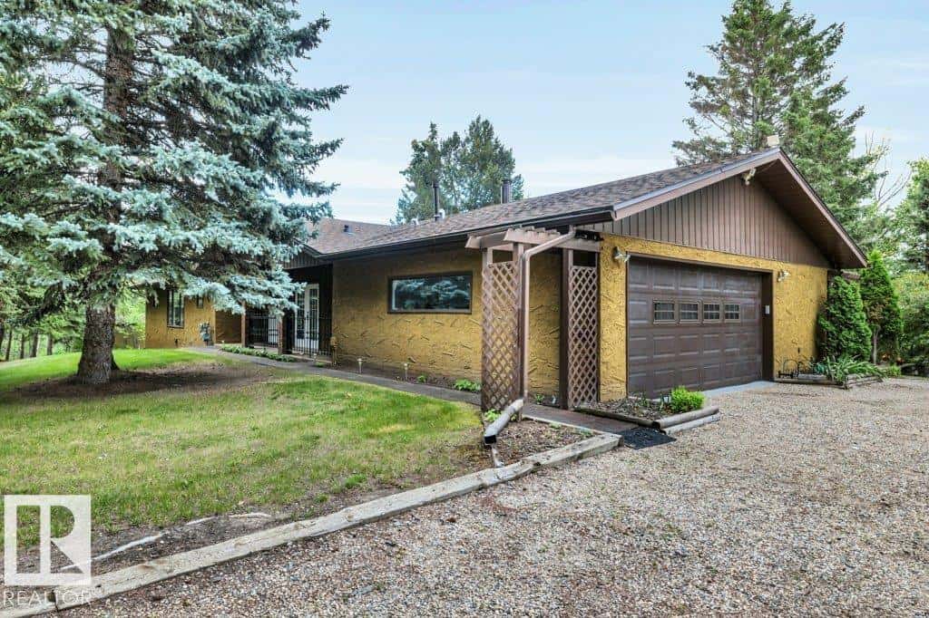 1209 Hwy 16 — Rural Parkland County, Alberta - Photo 3 of 75