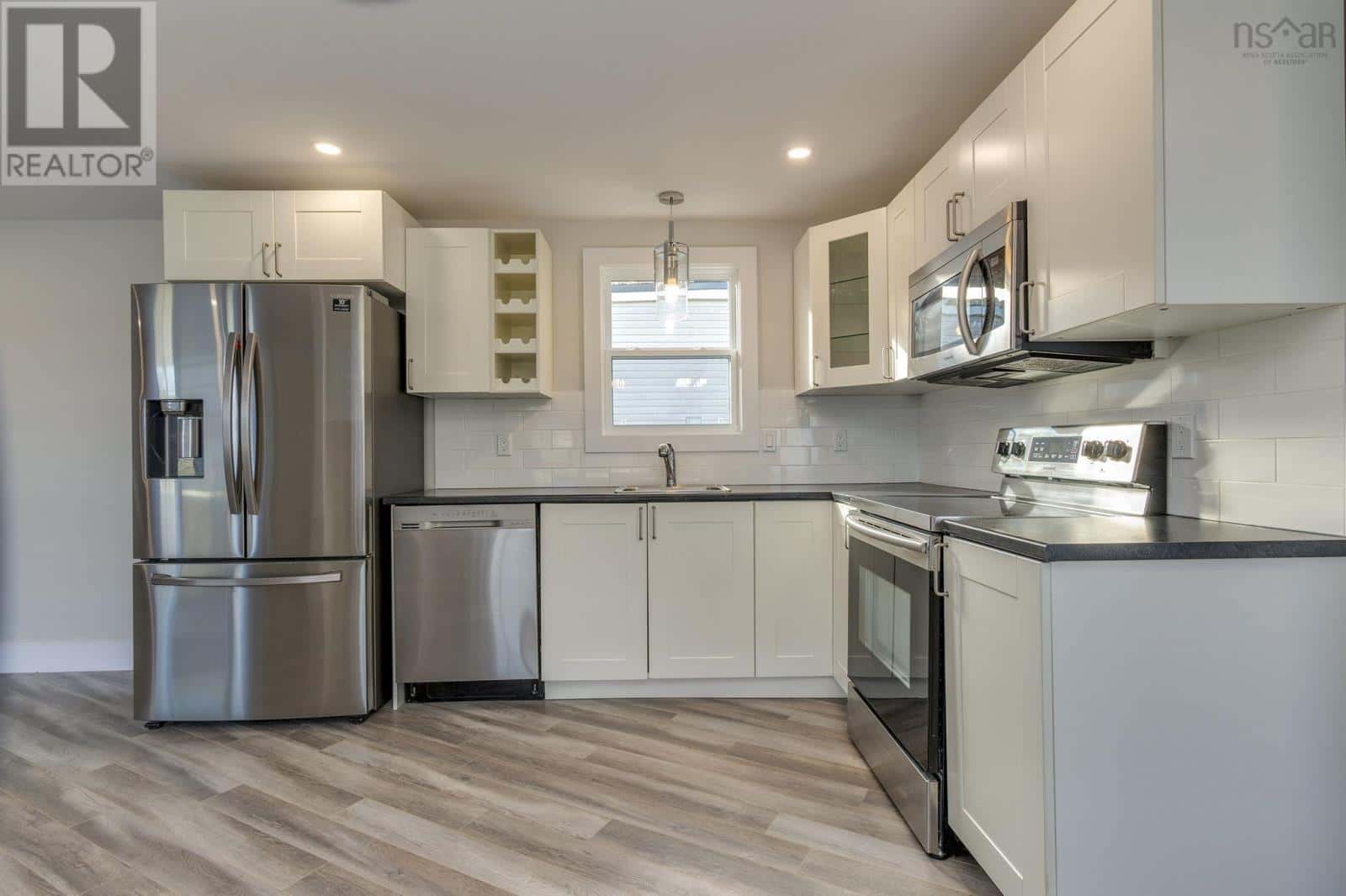 406 Glen Rise Drive — Beaver Bank, Nova Scotia - Photo 5 of 41