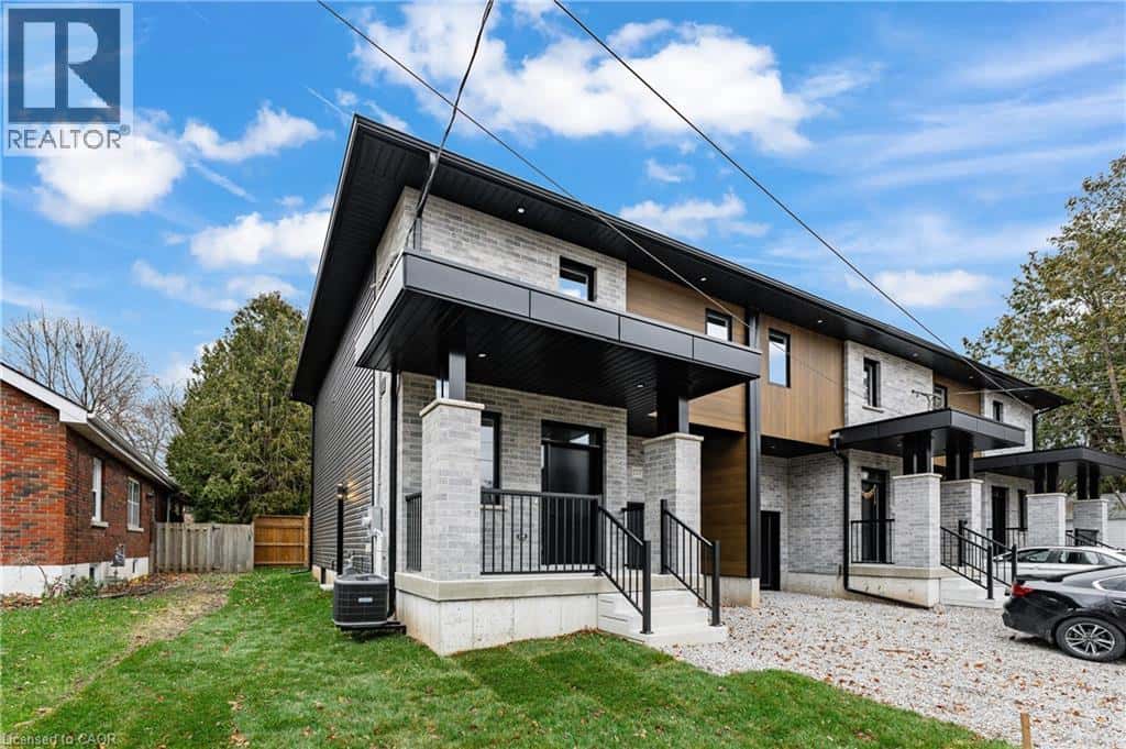 157 TIFFANY Street — Cambridge, Ontario - Photo 3 of 43