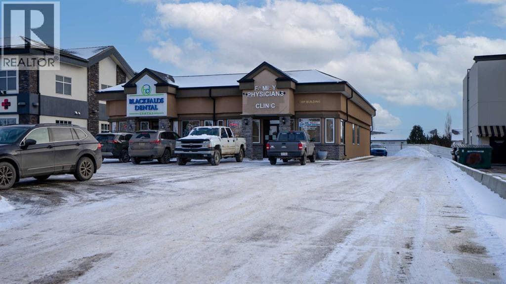 1, 5021 Parkwood Road — Blackfalds - Main photo