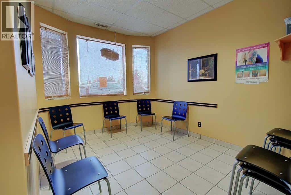 1, 5021 Parkwood Road — Blackfalds - Photo 3 of 22